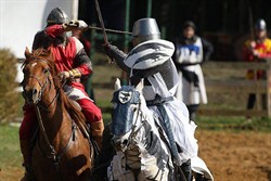 Frissons garantis avec les acteurs du domaine de Clairbois. Ils se produiront au cours de trois spectacles par jour.Deffcam.