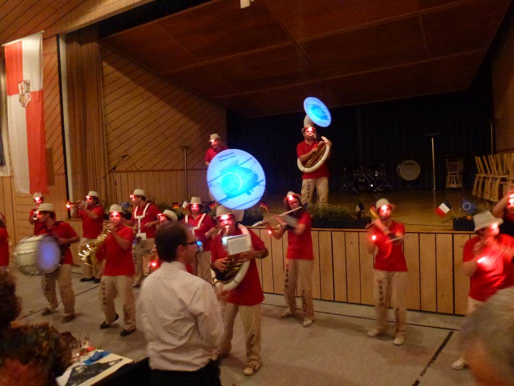 Marcus Konrad président de la Communauté de communes de Wörrstadt (29 000 h) applaudit  la Banda'Suzanne