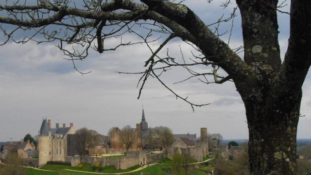 de nouveaux projets pour les petites cites de caractere en mayenne